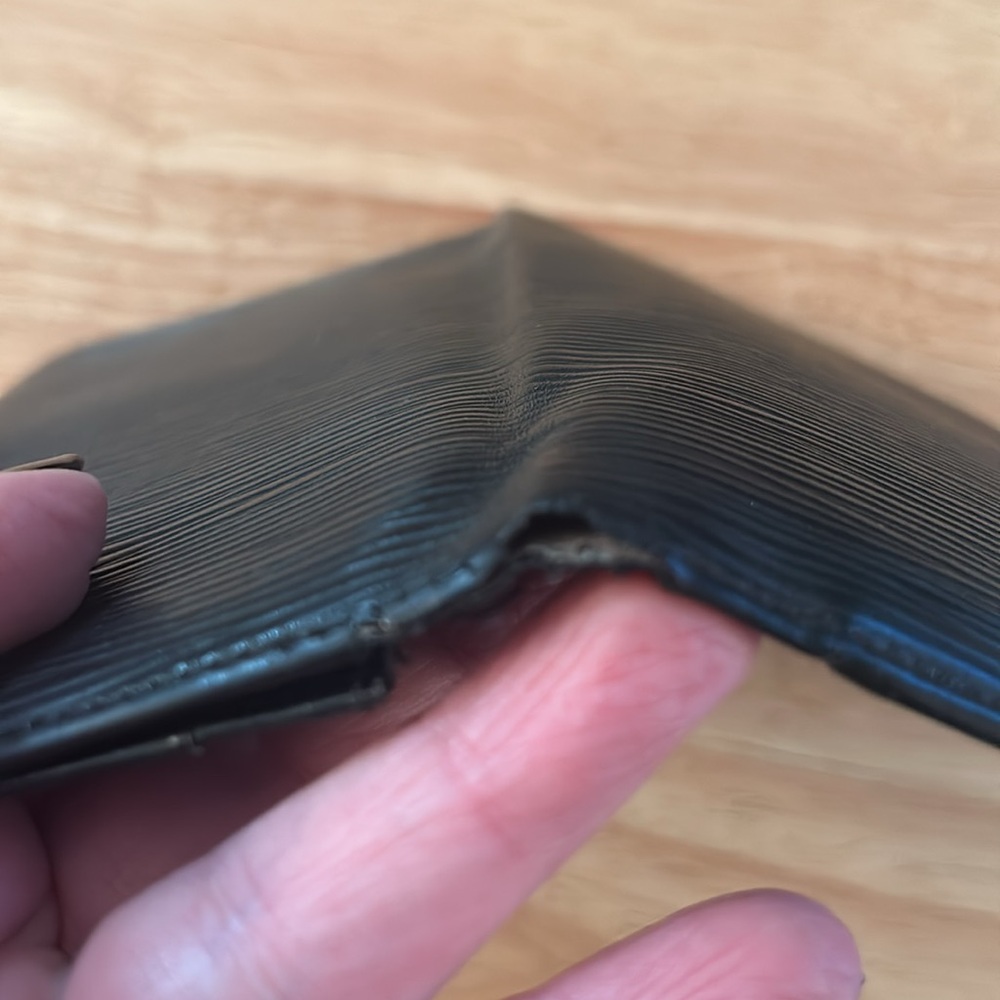 Louis Vuitton Double Sided Wallet - Picture 4 of 10